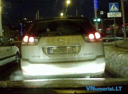 M0NR0E