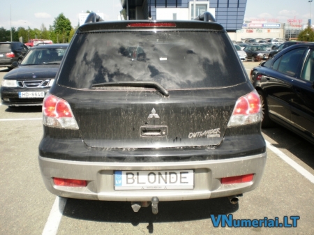 BLONDE