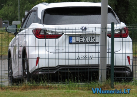 LEXUS